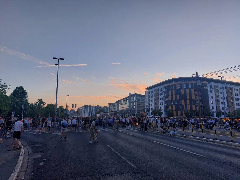 Zbor na uglu Gandijeve i Jurija Gagarina