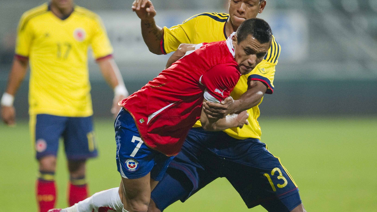 Piłkarska reprezentacja Chile pokonała Kolumbię 2:0 (2:0) w towarzyskim meczu rozegranym w holenderskiej Hadze.