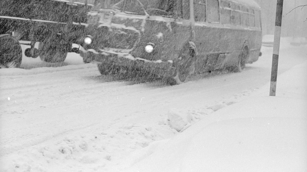 To był śnieg! Zobaczcie archiwalne zdjęcia Zimy Stulecia