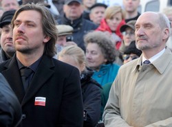 Co Agent Tomek robił na wystawie w PE? "Rozdawał cukierki"