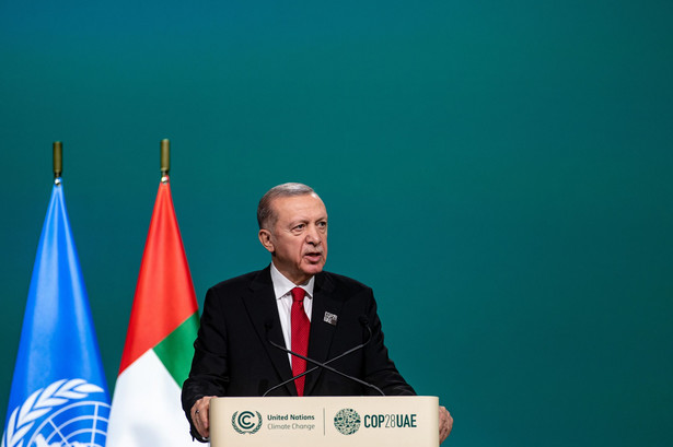 Prezydent Erdogan przeprowadził rozmowę z dziennikarzami w trakcie swojego powrotu z konferencji klimatycznej COP28 w Dubaju.