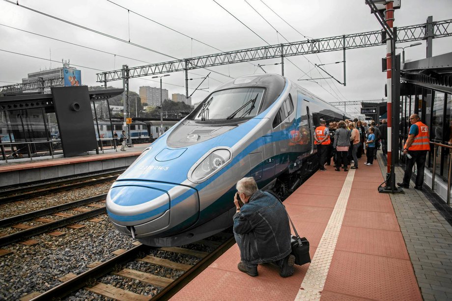 PKP Intercity odnotowało tzw. efekt "Pendolino", który przyczynił się do wzrostu liczby pasażerów w 2015 i 2016 roku