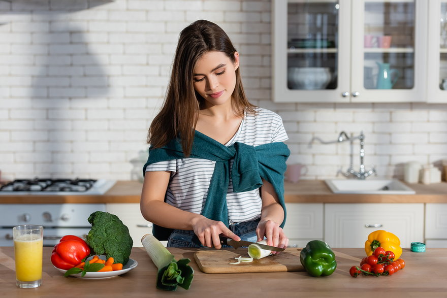 Stosowanie urozmaiconej diety bogatej w warzywa i owoce może zmniejszać ryzyko wystąpienia endometriozy 