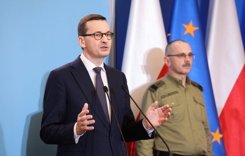 Premier Mateusz Morawiecki podczas konferencji prasowej