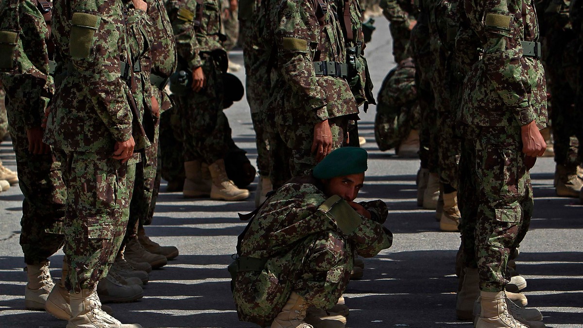 Brytyjskie siły w Afganistanie prawdopodobnie bezprawnie przetrzymują w tymczasowym areszcie na terenie bazy Camp Bastion 85 Afgańczyków podejrzanych o powiązania z rebeliantami - informuje BBC, powołując się na dokumenty prawne.