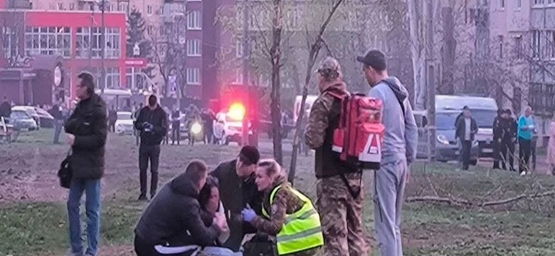 Atak na Krzywy Róg. Kilkanaście ofiar śmiertelnych. "Przeklęci Moskale uderzyli rakietą balistyczną"
