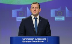 Nowy konflikt z UE. Komisarz napisał specjalny LIST do rządu