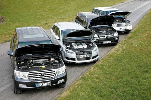 Toyota Land Cruiser V8 4.5 d-4d kontra Audi Q7 4.2 tdi, Mercedes GL 420 CDI i Range Rover TDV8 - Arystokracja w terenie