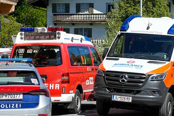 PUCNJAVA U CENTRU GRADA, TROJE MRTVIH! Opsadno stanje u Austriji: Muškarac UBIO ŽENU I ĆERKU, pa presudio sebi?!