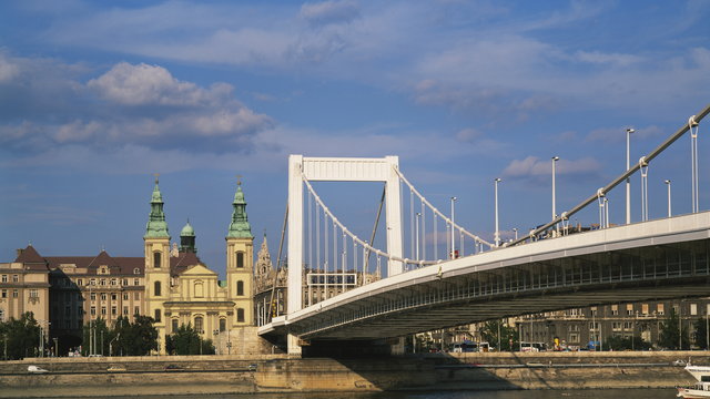 Kvíz: tudod, melyik Duna-hidat melyik évben adták át?