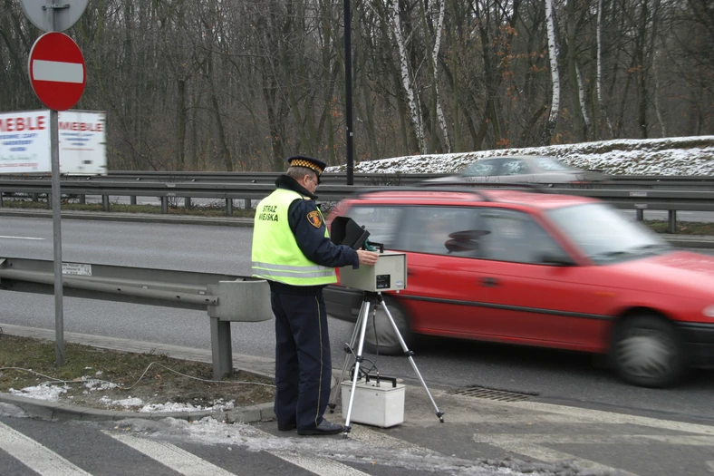 Warszawski strażnik miejski przy pracy