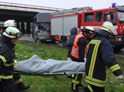 Sikorski: Musimy zweryfikować listę ofiar