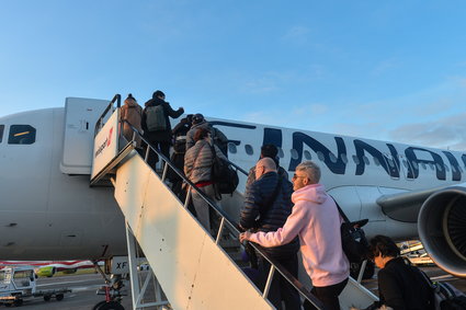 Proszą pasażerów, aby ważyli się przed lotem. Nagrodą zawieszka