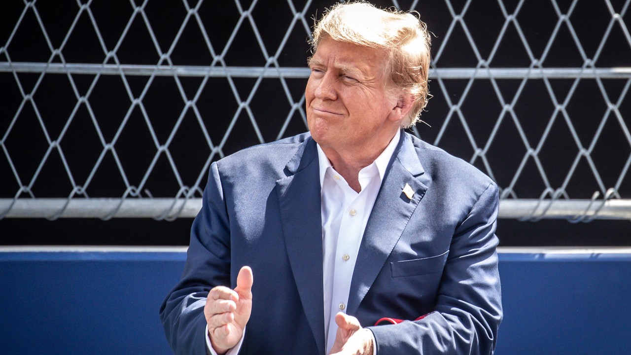 Donald Trump tłumaczy decyzję o rozmieszczeniu okrętów atomowych. "Zapala mi się czerwona lampka"