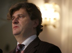 Palikot prosi o rozwagę i zabicie porywaczy