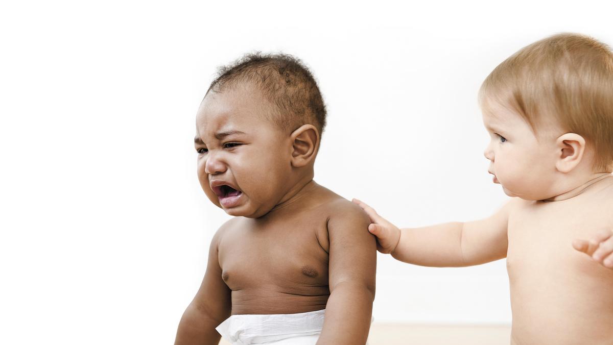 dzieci płacz pocieszenie niemowlak 