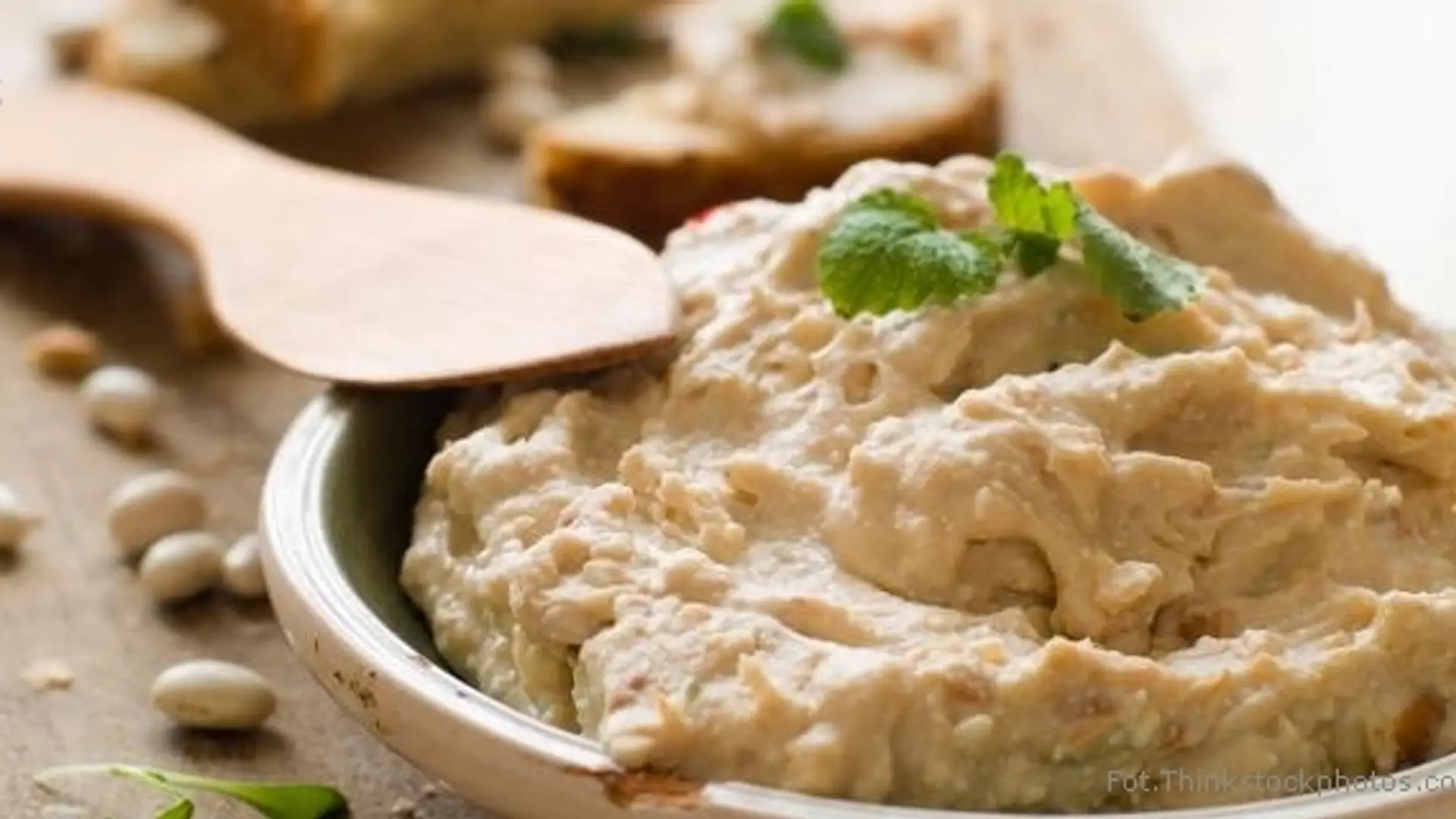 Smak Bliskiego Wschodu: przepis na hummus