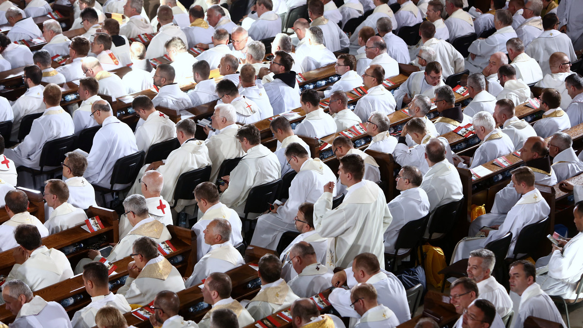 ŚDM 2016: w Sanktuarium św. Jana Pawła II odbyła się msza św., którą sprawował papież Franciszek dla kapłanów, osób konsekrowanych i seminarzystów.