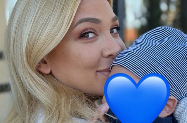 Milica Todorović sa malim naslednikom