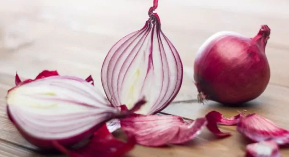 Onion benefits for skin 4 reasons why you should apply onion juice on