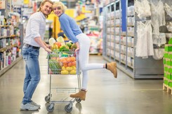 Sklepy już nie obejdą zakazu handlu w niedziele? 'Ustawodawca niekonsekwentnie użył spójników i przecinków'
