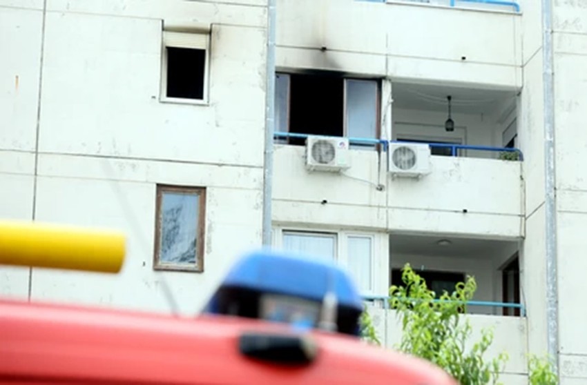 Prozor stana sa kog je Danijela skočila sa ćerkom