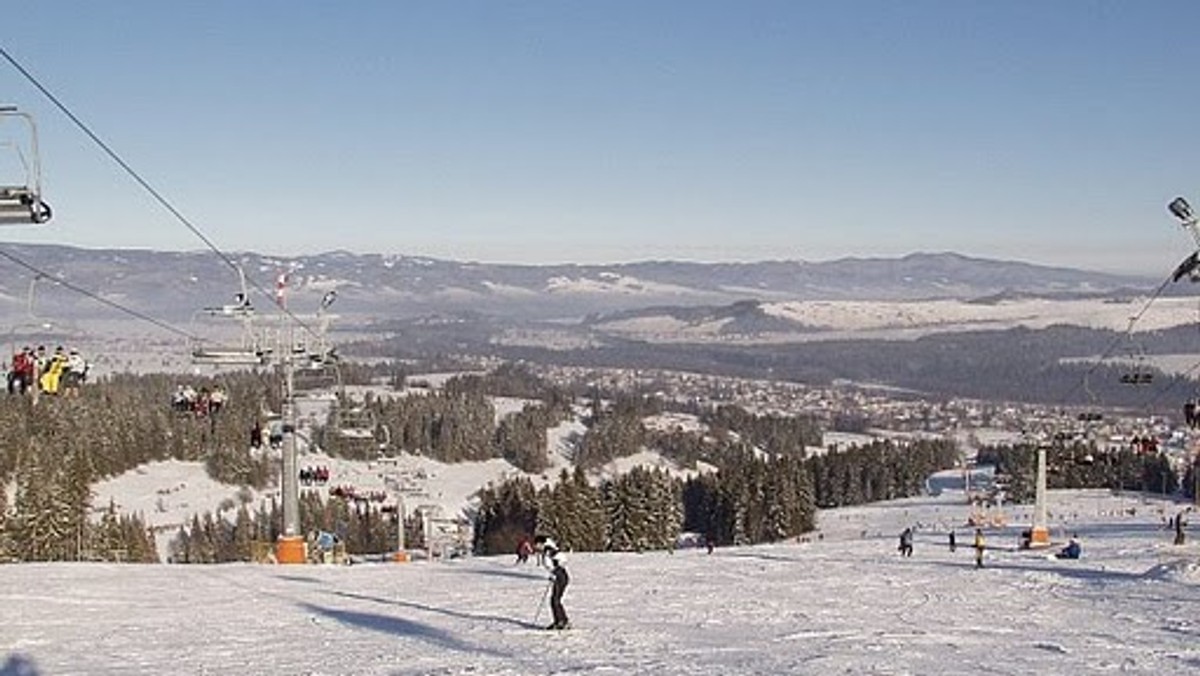 Na wszystkich podhalańskich sztucznie śnieżonych trasach nadal panują bardzo dobre warunki narciarskie. Dobrze przygotowany jest także, pokryty naturalnym śniegiem, stok w kotle Gąsienicowym.