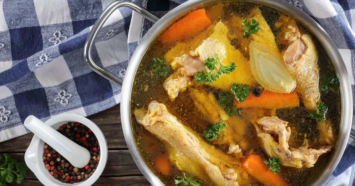 Uważaj, co wrzucasz do rosołu. Ten jeden składnik może poważnie zaszkodzić