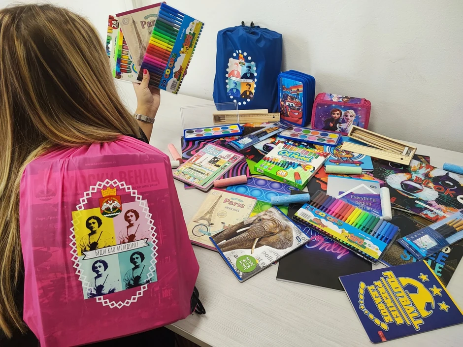 Školski pribor i torbe 