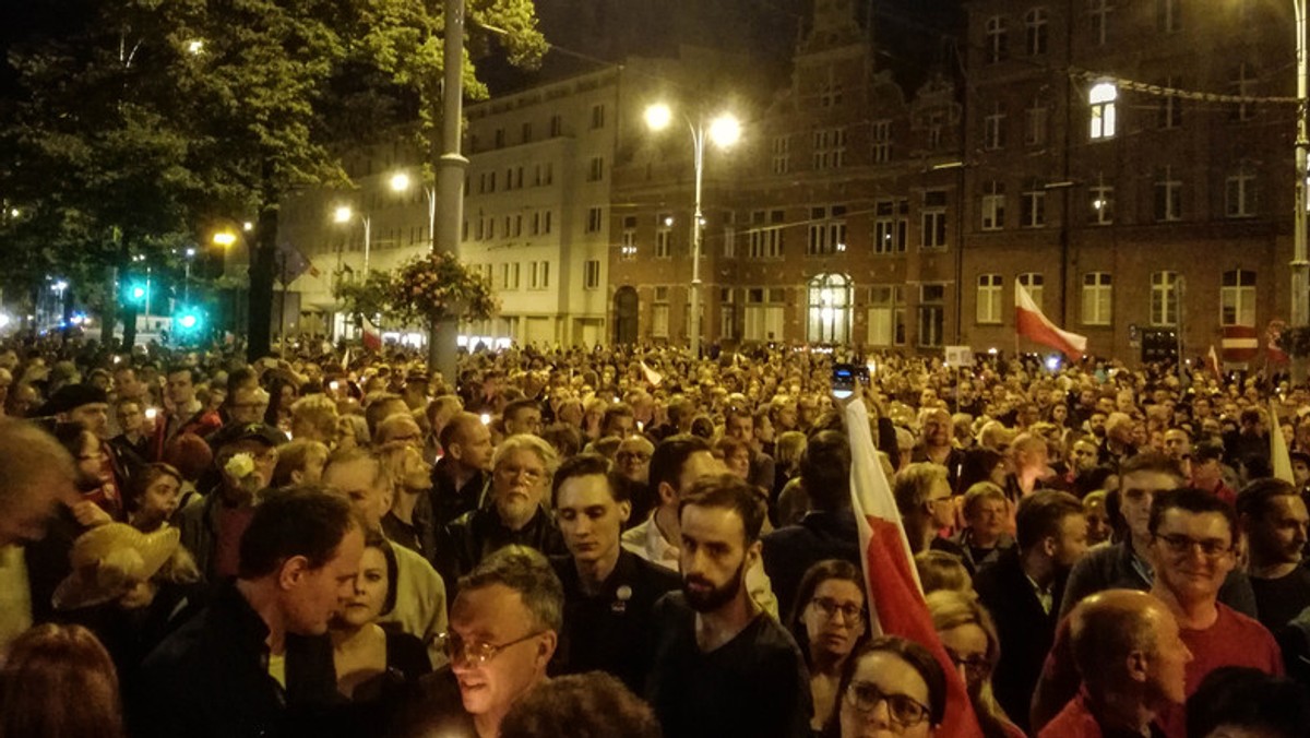 Na Pomorzu wieczorne manifestacje pod sądami odbędą się dzisiaj w Gdańsku, Gdyni, Sopocie, Wejherowie, Lęborku, Słupsku i Starogardzie.