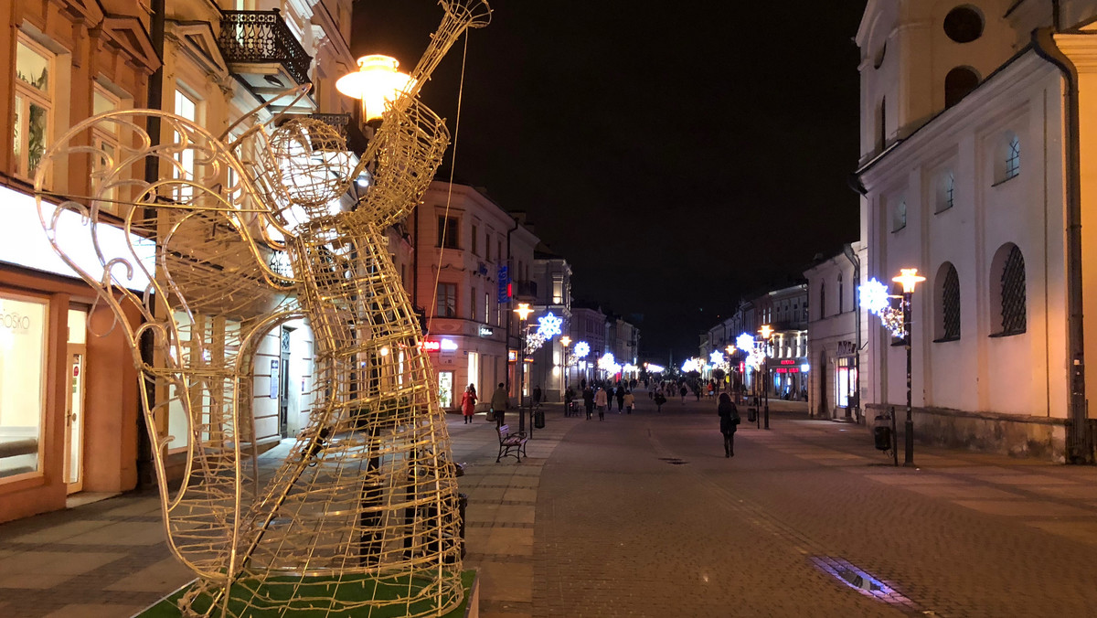 Co roku włodarze miast prześcigają się w pomysłach na świąteczne iluminacje i nie szczędzą na nie pieniędzy. Najwięcej wydają stolice województw. Ile dokładnie, policzył "Przekrój Gospodarczy".