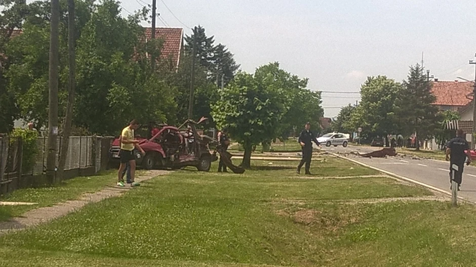 Delovi automobila leteli su 40 metara