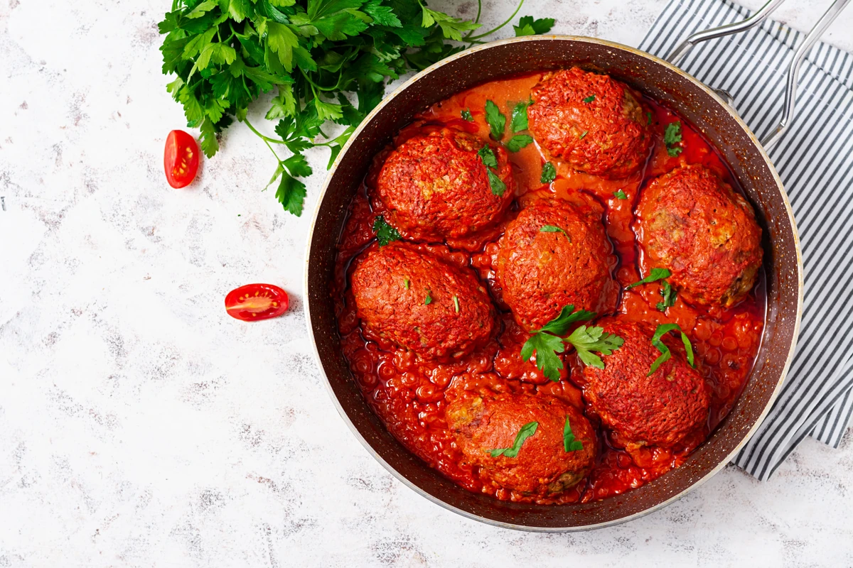 Pyszny, tani i szybki obiad. Podajemy przepis, Ty gotujesz. Dziś gołąbki bez zawijania