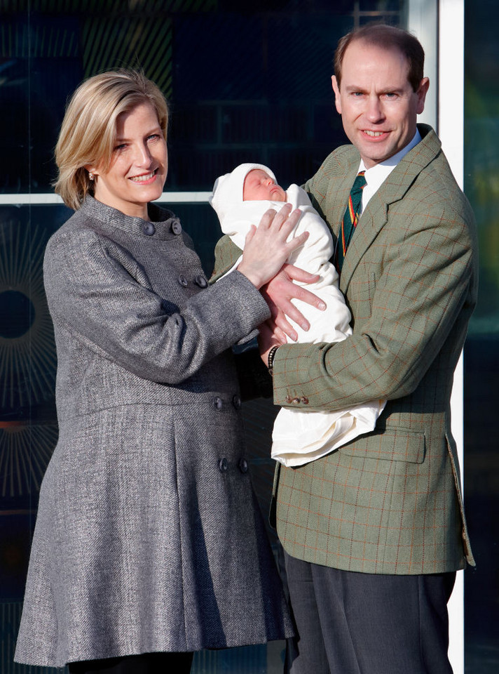 Pierwsze zdjęcia kolejnych członków rodziny Windsorów: książę Edward i hrabina Sophie z ich synem, Jamesem w 2007 r.