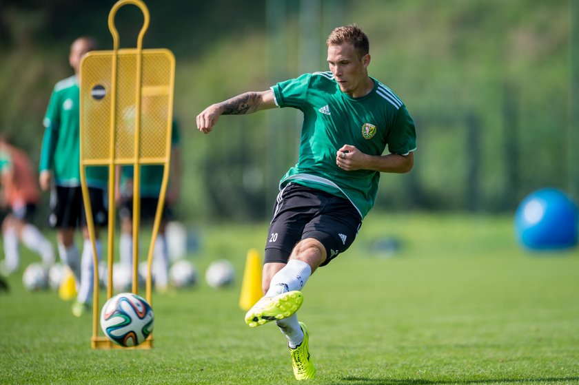 Piłkarz Śląska przyszedł pijany na trening! Wyleciał z klubu!