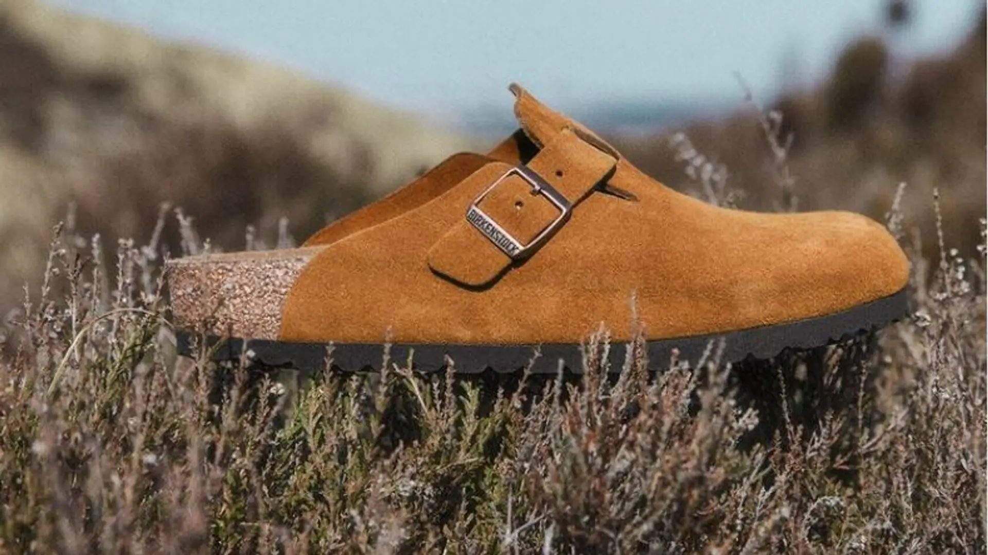 Birkenstock to nie tylko klapki na lato! Ten minimalistyczny model jest idealny na jesień