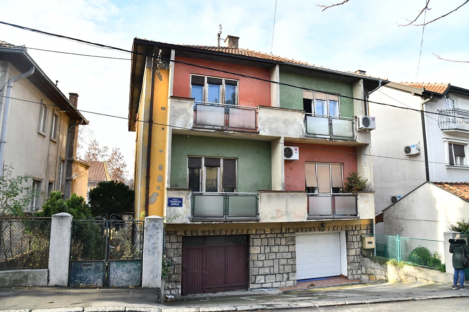 Muškarac ubio sebe pa suprugu na Voždovcu