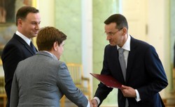 Ile zarobił wicepremier Morawiecki? Dziennikarze podliczyli majątek, którego nie chce ujawnić