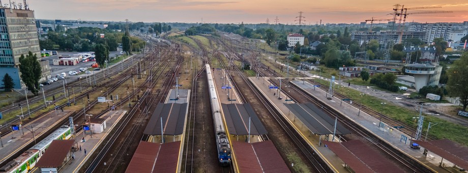 Warszawa Zachodnia, jeden z największych dworców kolejowych i autobusowych w Polsce