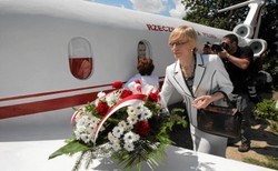 Beata Gosiewska chce 5 mln zł za śmierć męża w katastrofie smoleńskiej. Pełnomocnik MON: Jeśli ktokolwiek dostanie pieniądze, to dzieci