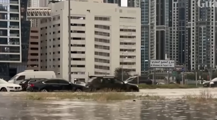 Hatalmas árvíz Ománban / Fotó: YouTube