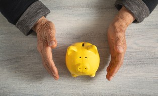 Kraj z najniższym wskaźnikiem dzietności pilnie potrzebuje reform. Za 30 lat nie będzie pieniędzy na emerytury