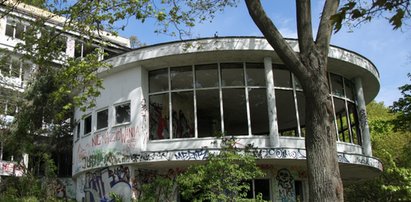 Zburzą ruinę po gdyńskim sanatorium