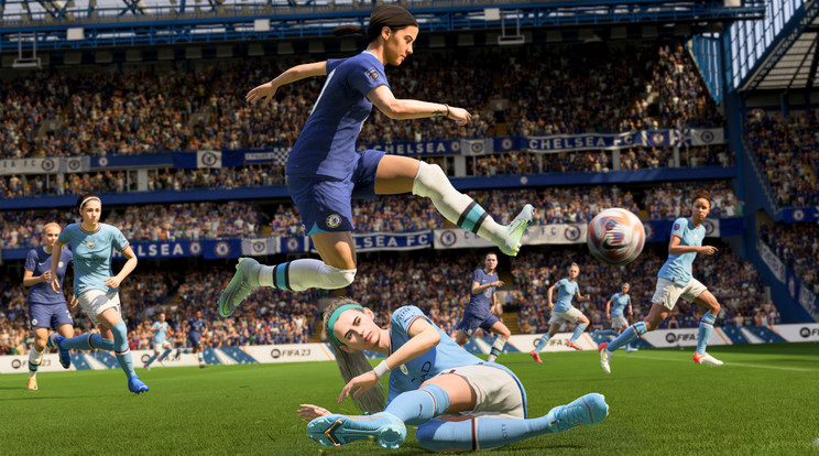 FIFA23 és az EA Sport videojátékában 2016 óta szerepelnek női játékosok és mérkőzések. (Képünkön a Chelsea és a Manchester City meccse látható.) A karakterek megjelenésével azonban nem minden érintett volt elégedett. A játékfejlesztők előtt mindig nagy kérdés, hogy mi a fontosabb: az élethűség vagy a vonzó megjelenés. / Kép: EA Sports