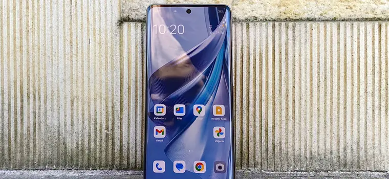 Test Oppo Reno 10 Pro. Solidny, dobrze wyposażony smartfon. Czy jednak jest wart takiej ceny?