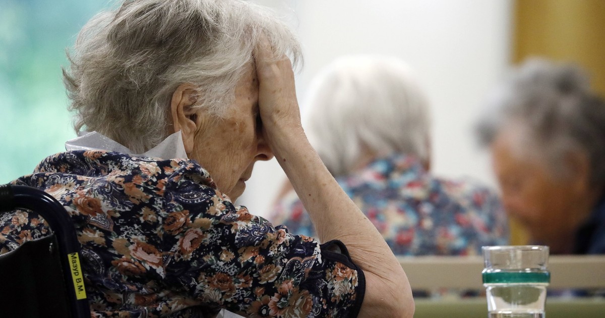 "Piekło, nie życie". Seniorzy boją się, że słońce ich zabije