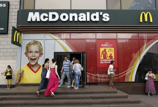 1. McDonald's - 73 proc. usatysfakcjonowanych klientów. McDonald's już 3 raz z rzędu zajmuje 1. miejsce w tym niechlubnym rankingu.