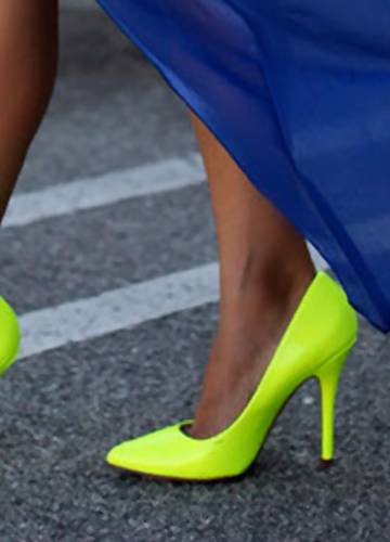 Neonowe buty jako modny dodatek? To może się udać! | Ofeminin