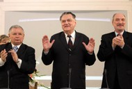 Jarosław Kaczyński, Jan Olszewski i Antoni Macierewicz podczas konferencji, 15 lat po upadku rządu Olszewskiego