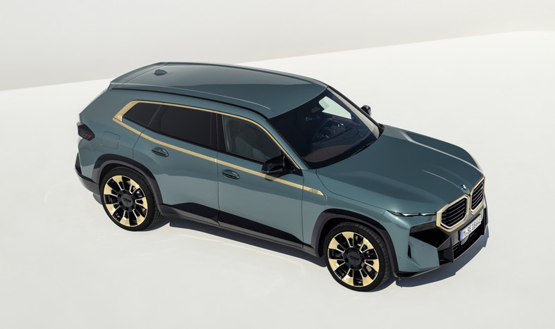 BMW XM (od 2022 r.)
